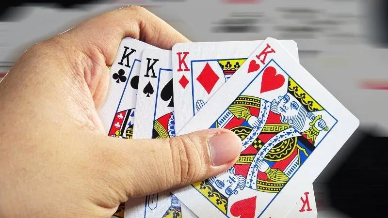 Cách Chơi Sâm Lốc - Cách Để Trở Thành Cao Thủ Bài Việt 6 Sử Dụng Tứ Quý Một Cách Khéo Léo